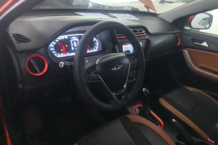 Used Chery Tiggo 3X 2017 1.5L Automatic Fashion Edition Center Console