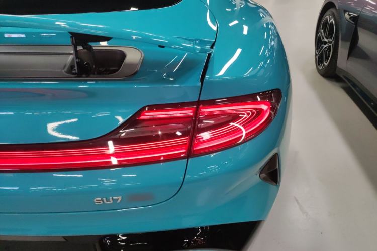 Used Xiaomi Auto SU7 2024 Four-Wheel Drive Ultra-Long Range Advanced Intelligent Driving Max Edition
