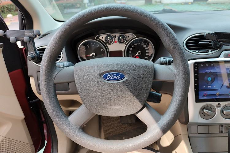 Used Ford Focus 2011 Sedan 1.8L Automatic Fashion Edition
