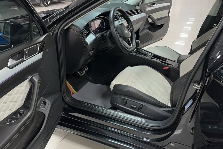 Used Volkswagen Magotan 2023 2 Million Units Commemorative Edition 330TSI DSG Luxury Version
