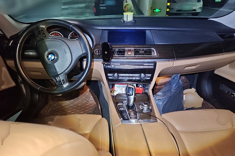 Used BMW 7 Series 2009 730Li Luxury Model Center Console