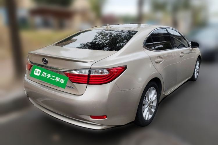 Used Lexus ES 2013 300h Luxury Edition