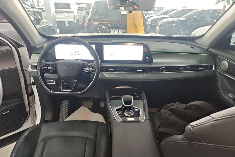 Used Chery Tiggo 8 PRO 2025 290T Two-Wheel-Drive Luxury Edition