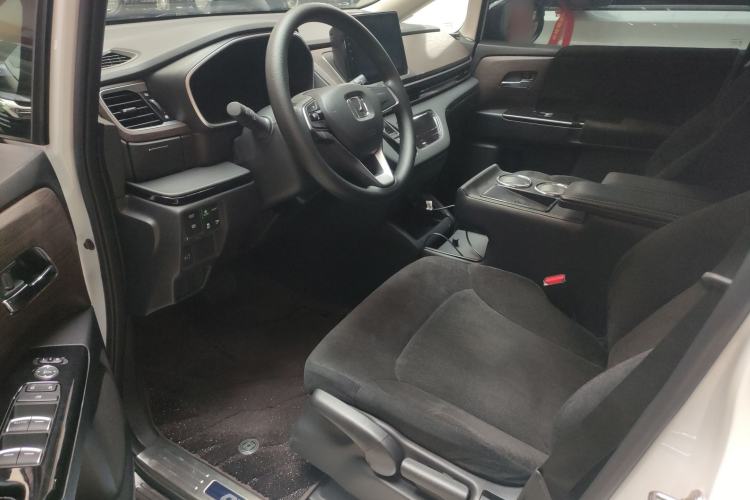 Used Honda Odyssey 2024 2.0L eHEV Sharp & Enjoy Edition Driver Seat