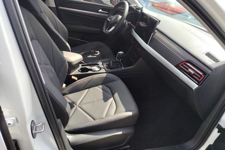 Used Volkswagen Lavida 2026 300TSI DSG Starry Leading Edition Right Front Seat