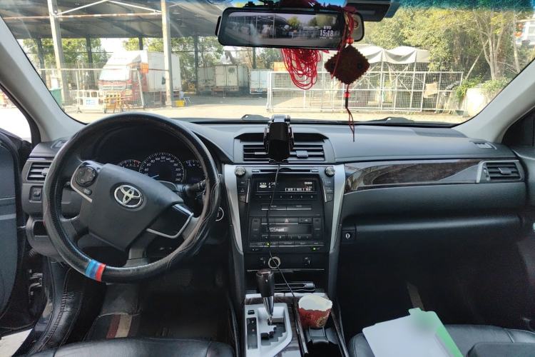 Used Toyota Camry 2015 2.0G Premier Edition Center Console