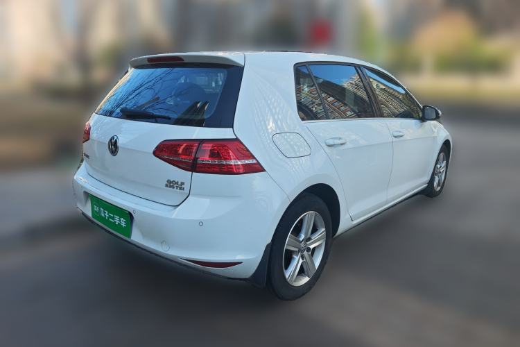 Used Volkswagen Golf 2016 230TSI Automatic Comfort Version
