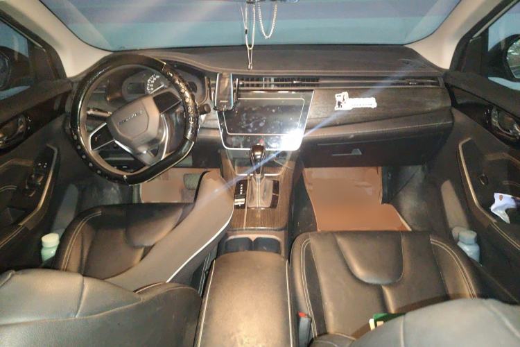 Used Venucia D60 2021 PLUS 1.6L XL CVT Yue Ling Edition Center Console