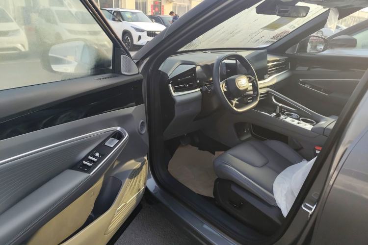 Used Geely Auto Emgrand X7 Sport 2026 Model 1.5TD Aspirational Driver Seat