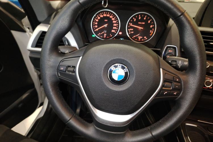 Used BMW 2 Series 2014 220i Leading Model