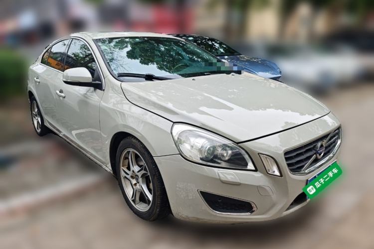 Used Volvo S60 2013 T5 Comfort Edition Front Right 45 Deg