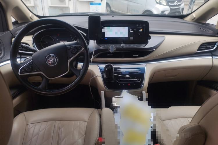 Used Buick GL8 2022 Land Business Class 652T Luxury Model Center Console