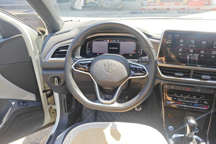 Used Volkswagen T-ROC 2023 300TSI DSG Two-Wheel-Drive Chen Guang Edition Steering Wheel