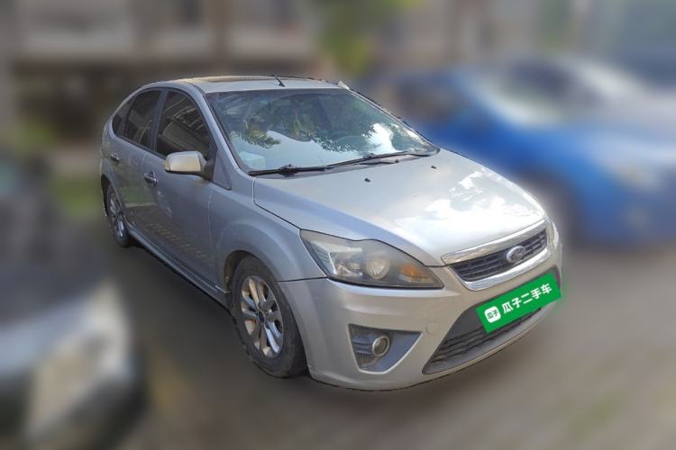 Used Ford Focus 2011 Hatchback 1.8L Automatic Fashion Edition Front Right 45 Deg