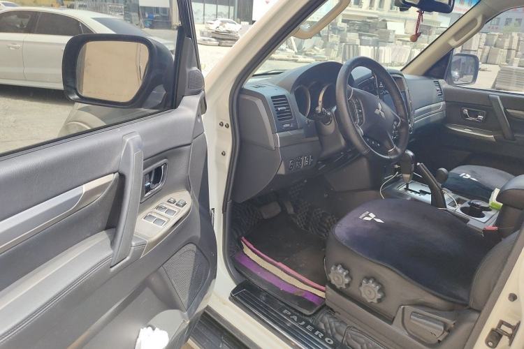 Used Mitsubishi Pajero 