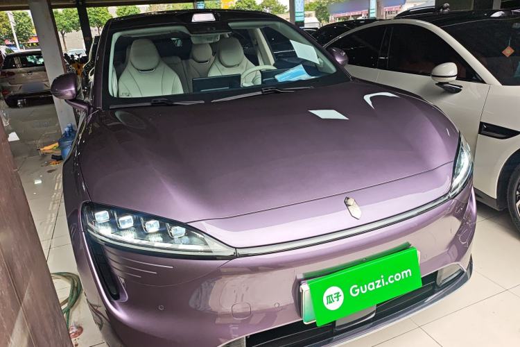 Used Hima Luxeed R7 2024 All-Electric 736 km Ultra Front Right 45 Deg