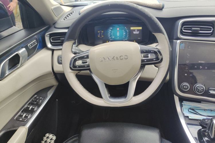 Used Lynk & Co 01 2017 2.0T Two-Wheel Drive Pro Edition Steering Wheel