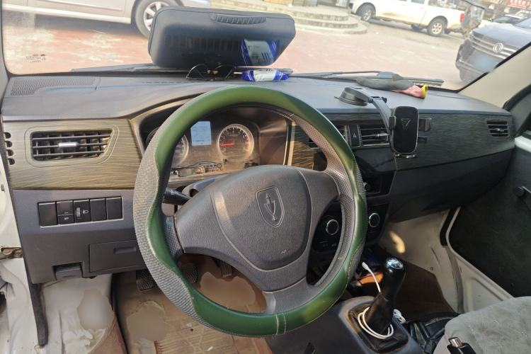 Used Jinbei Hiace X30 2023 1.5L Super-Enjoyment Van 2/5 Seats Non-Air-Conditioned Version SWC15M Center Console