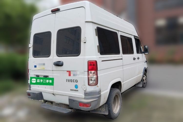 Used Iveco Daily 2021 2.5T A35 M1 Passenger Van 5-9 Seater Short Wheelbase Mid-Roof Design Dual Tires Manual Doors Rear Right 45 Deg