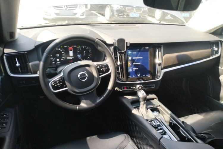 Used Volvo V90 2020 Facelifted Cross Country T5 AWD Zhiyuan Edition