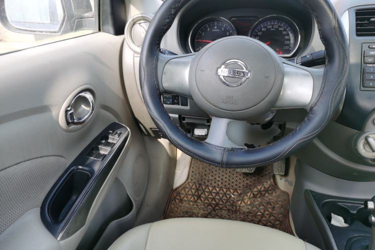 Used Nissan Sunny 2011 1.5XL CVT Luxury Edition Steering Wheel
