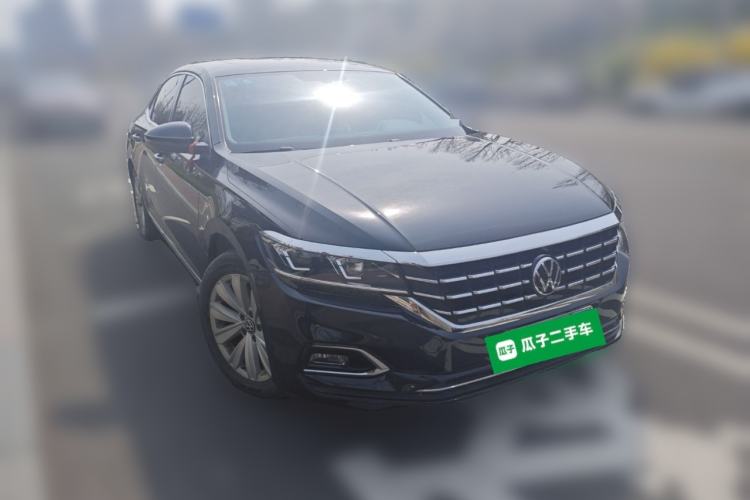 Used Volkswagen Passat 2020 Facelift 330TSI Elite Edition China VI Standard
