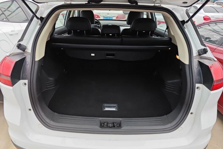 Used Geely Auto Emgrand X7 Sport 2016 1.8TD Automatic ZhiShang Model Trunk