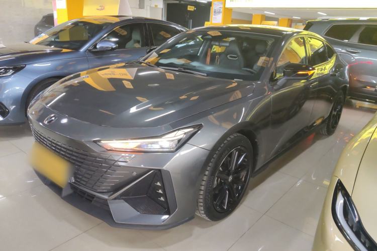 Used Changan UNI-V 2023 1.5T Prestige Model
