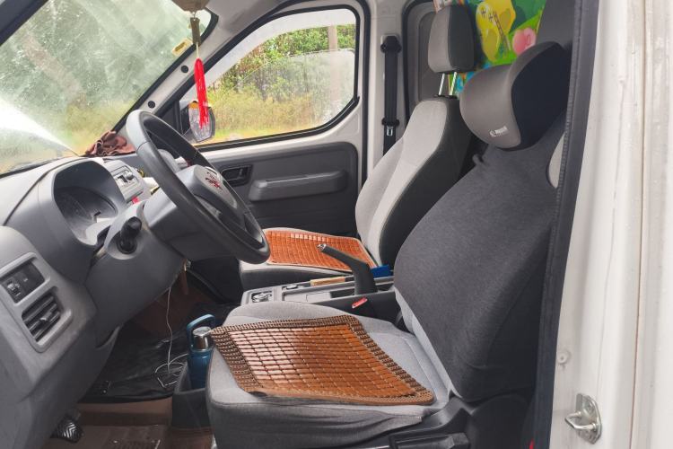 Used Wuling Yangguang 2024 300km Range Practical Window-Sealed Version 60kW Left Front Seat