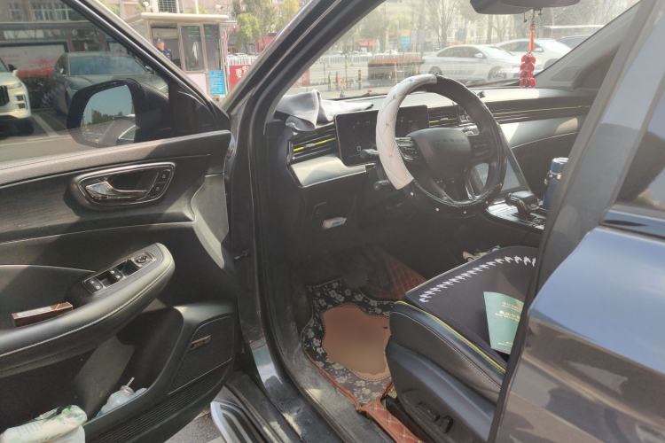 Used Roewe RX5 2023 PLUS 330TGI Automatic Trendsetting Smart Edition
