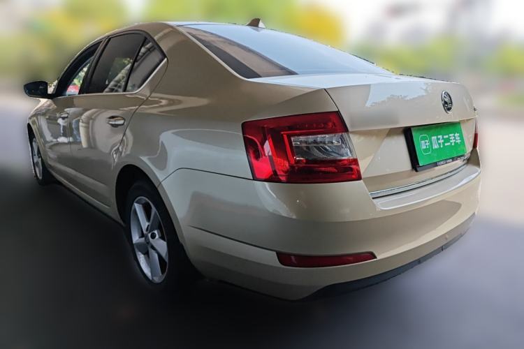 Used Skoda Octavia 2015 1.6L Automatic Yijun Edition Rear Left 45 Deg