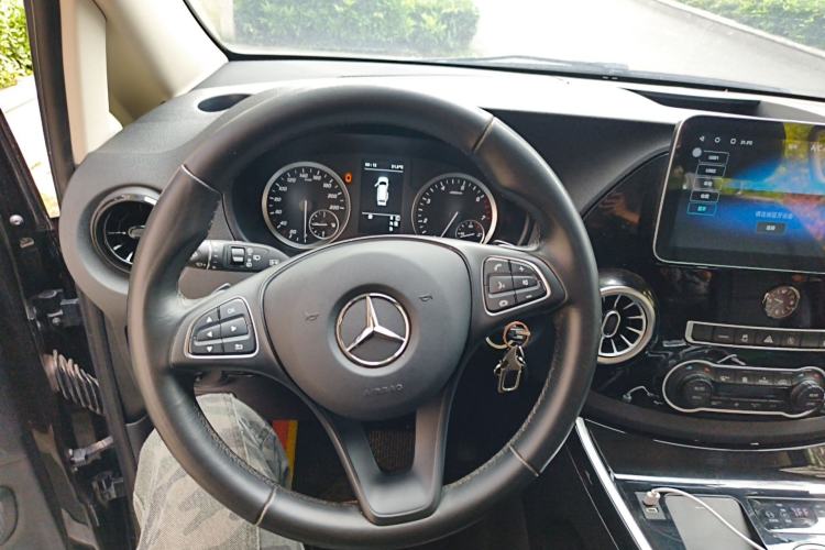 Used Mercedes-Benz Vito 2023 2.0T Elite Version 7 Seats