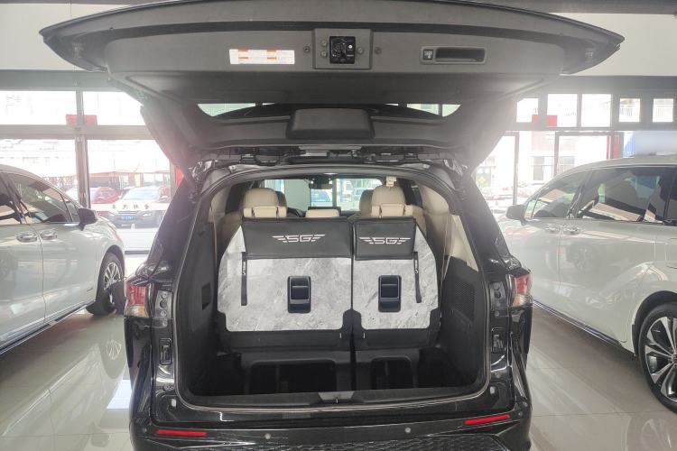 Used Toyota Granvia 2023 2.5L Hybrid Prestige PLUS Edition Trunk