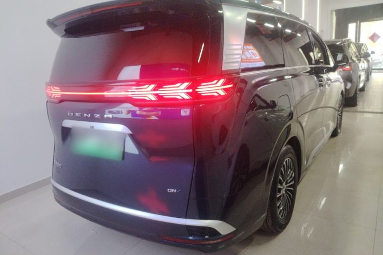 Used Denza D9 2023 DM-i 965 Luxury Model Rear Right 45 Deg