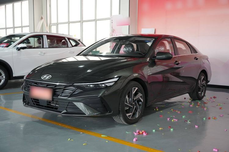 Used Hyundai Elantra 2023 1.5L CVT LUX Prestige Edition