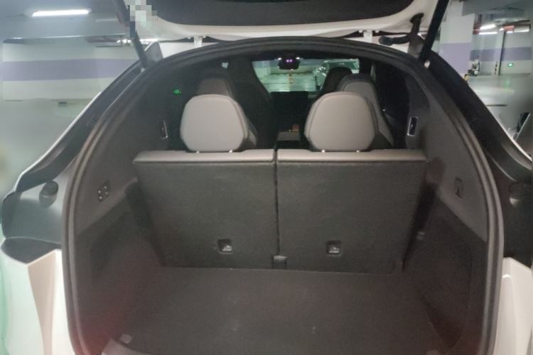 Used Tesla Model Y L 2025 Model Long-Range All-Wheel-Drive Version