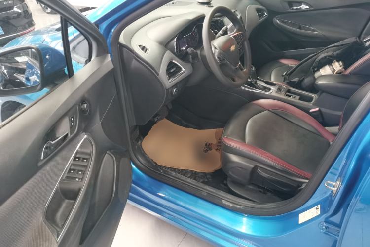 Used Chevrolet Cruze 2018 320 Automatic Pioneer Sunroof Edition