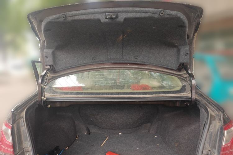 Used Soueast V5 Lingzhi 2015 1.5L Manual Comfort Model Trunk