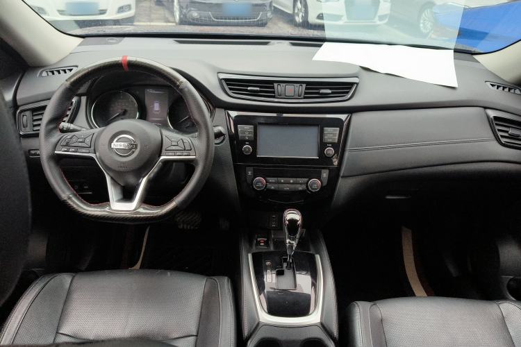 Used Nissan X-Trail 2017 2.5L CVT Leading Edition 4WD
