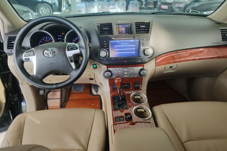 Used Toyota Highlander 2012 2.7L Two-Wheel Drive 7-Seater Luxury Edition
