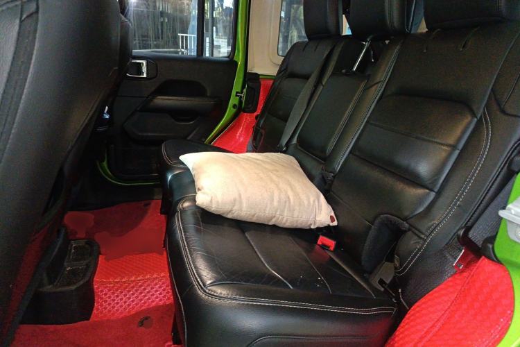 Used Jeep Wrangler 2019 2.0T Sahara 4-Door Version China V Standard Left Rear Seat