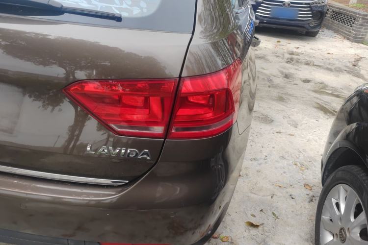 Used Volkswagen Gran Lavida 2013 1.6L Automatic Comfort Model Right Rear Taillight