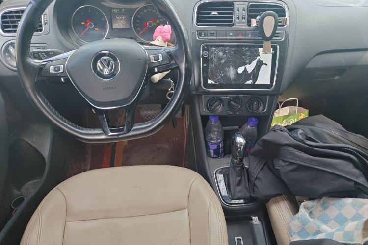 Used Volkswagen Polo 2018 1.5L Automatic Enjoyment Model Center Console