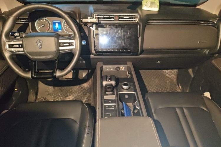 Used JMC DaDao 2024 All-Winna 2.3T Gasoline Automatic 4x4 Long-Wheelbase Comfort Edition Center Console