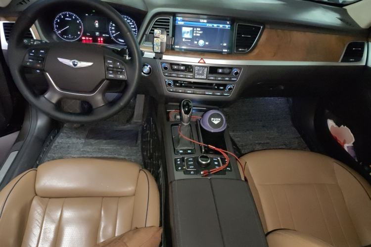 Used Hyundai Genesis 2015 3.0GDi Four-Wheel Drive Flagship Edition Center Console