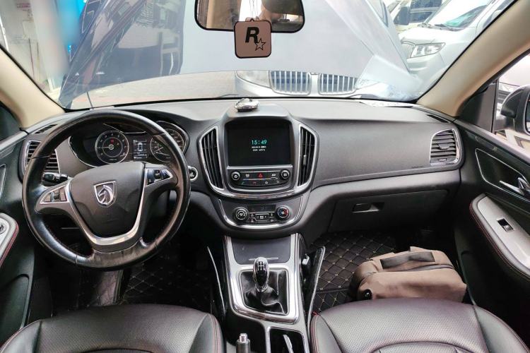 Used Baojun 560 2015 1.8L manual luxury version