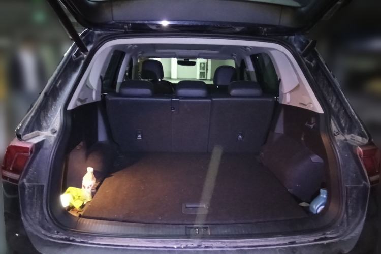 Used Volkswagen Tiguan L 2021 330TSI Automatic Two-Wheel Drive R-Line Enhanced Edition Trunk