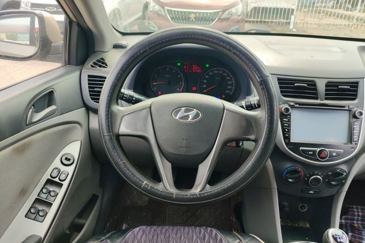 Used Hyundai Verna (older generation) 2014 1.4L Manual Smart GLS Trim
