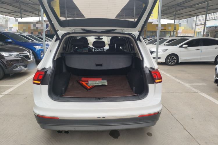 Used Volkswagen Tiguan L 2019 330TSI Automatic Two-Wheel Drive Smart Luxury Version China V Emission Standard
