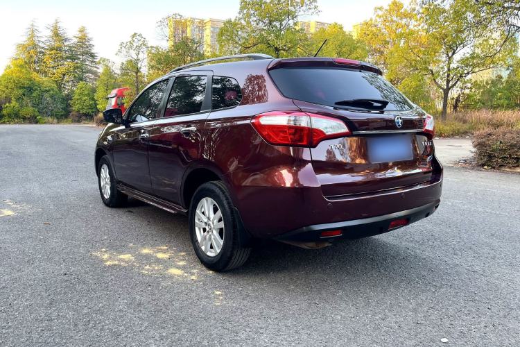 Used Venucia T70 2016 2.0L CVT Smart Choice Edition
